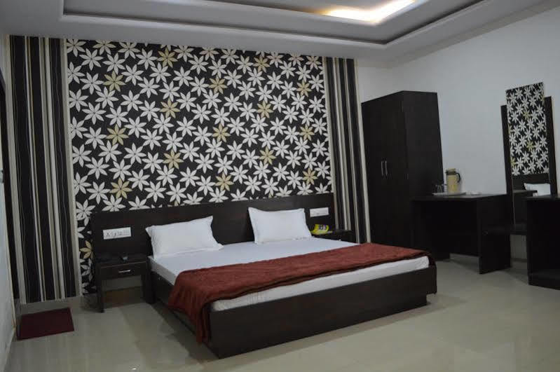 Hotel Pearl Palace Udaipur Exterior photo